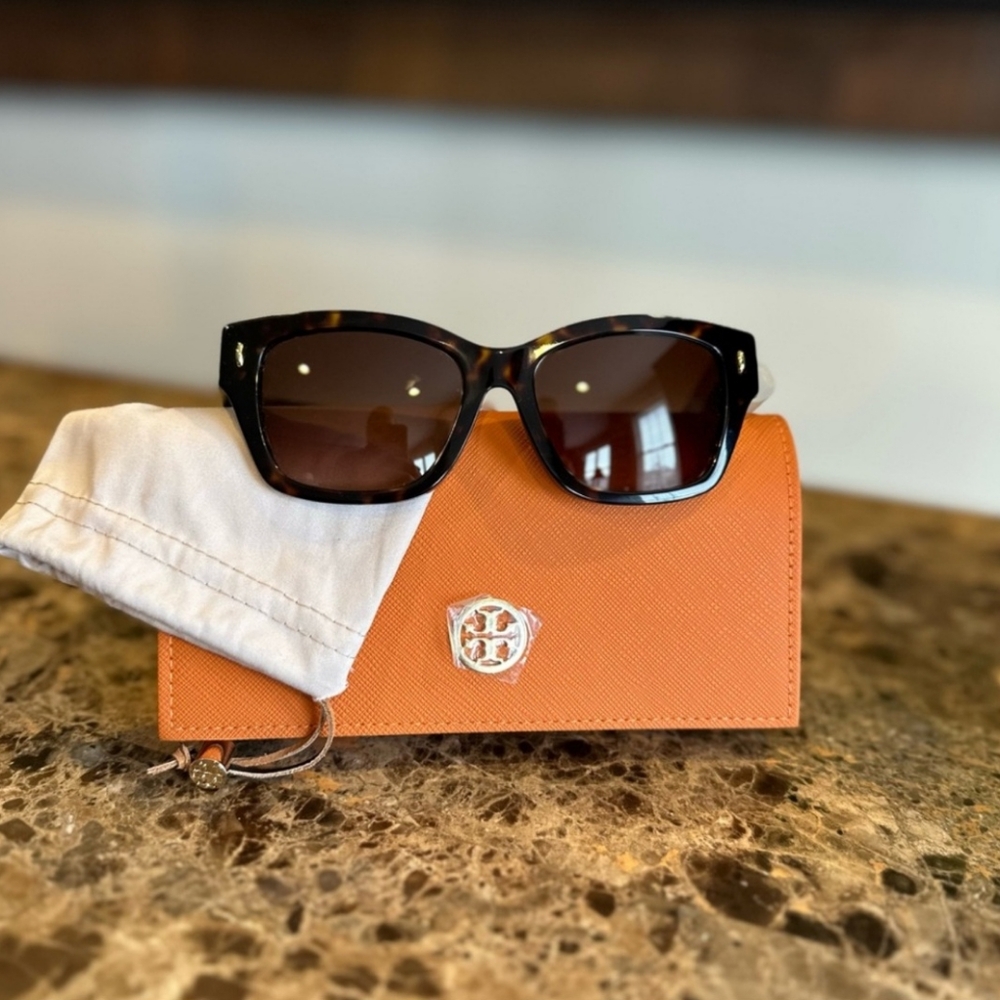 Tory Burch Tortoise Shell Sunglases & Case Brand New!